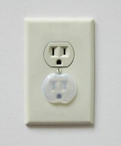 Dreambaby Child Safety Clear Outlet Plugs 24-Pack -Menards Safety Shop 07791689