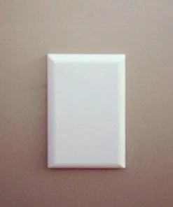 Dreambaby Child Safety White Outlet Covers 2-Pack -Menards Safety Shop 09683974