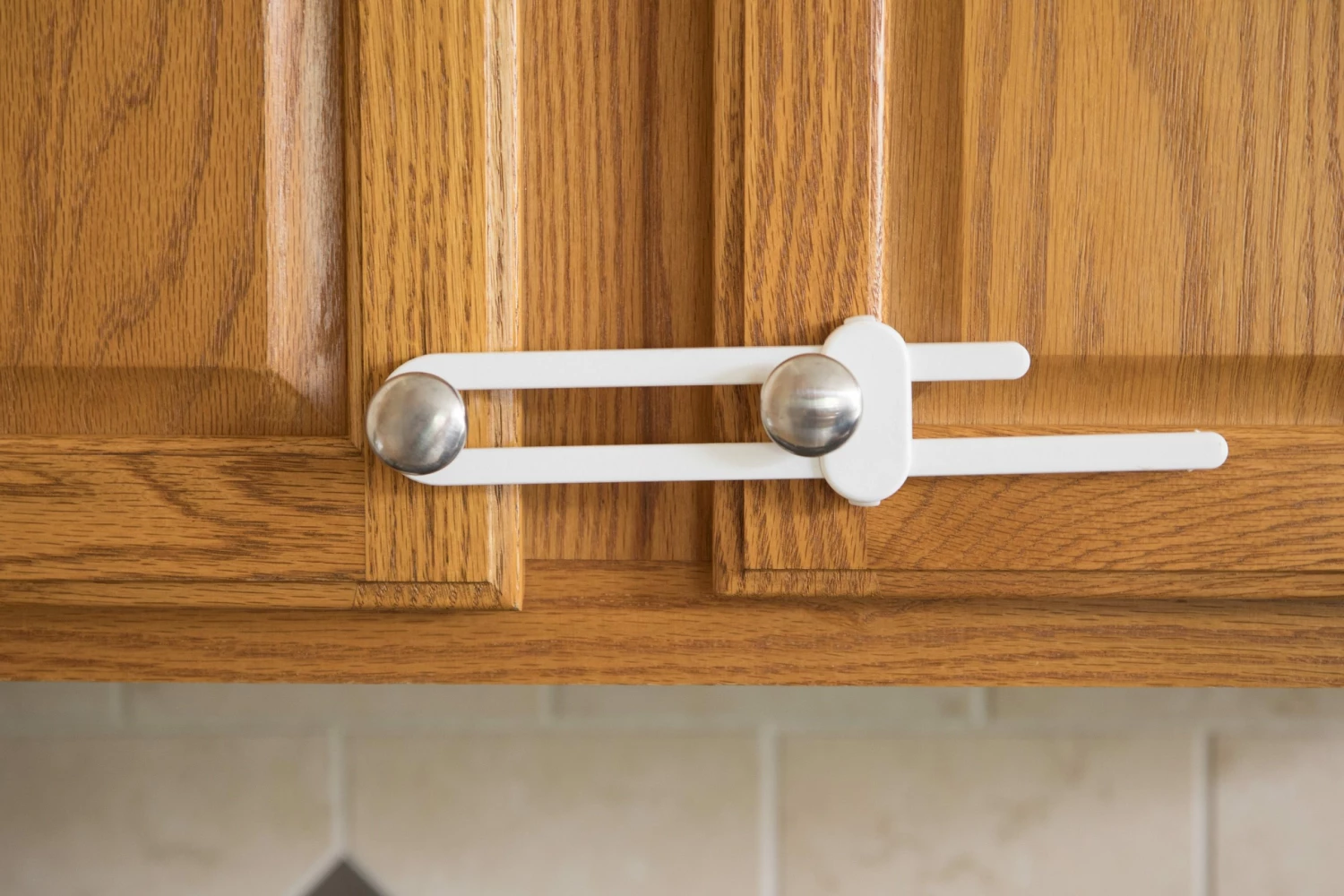 Dreambaby Child Safety Accessories White Sliding Locks 2-Pack 3 Dreambaby Child Safety Accessories White Sliding Locks 2-Pack - Image 3