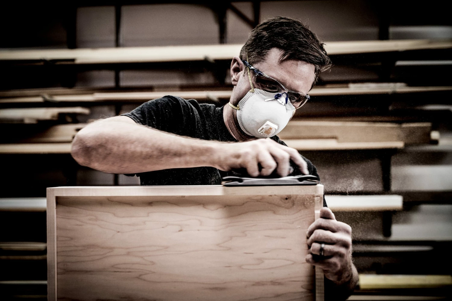 3M Respiratory Protection 10-Pack Disposable N95 Sanding and Fiberglass Valved Safety Mask 6 3M Respiratory Protection 10-Pack Disposable N95 Sanding and Fiberglass Valved Safety Mask - Image 6