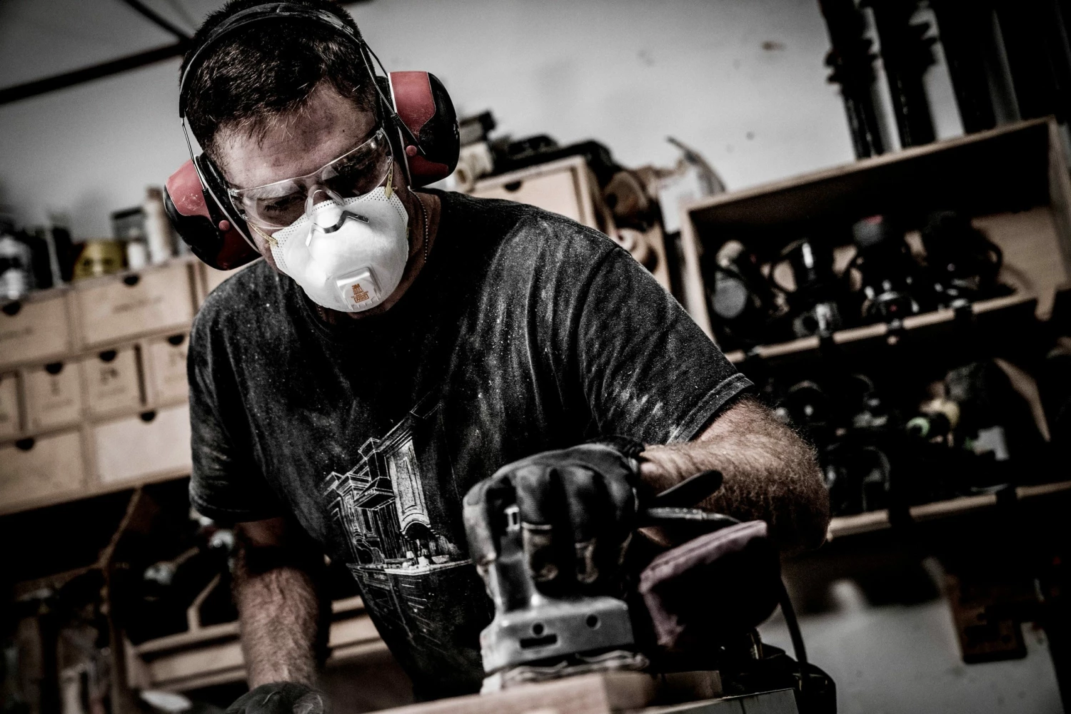 3M Respiratory Protection 15-Pack Disposable N95 Painting; Sanding and Fiberglass Valved Safety Mask 5 3M Respiratory Protection 15-Pack Disposable N95 Painting; Sanding and Fiberglass Valved Safety Mask - Image 5