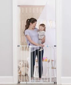 Regalo Child Safety 1160 38.5-in x 30-in White Metal Safety Gate